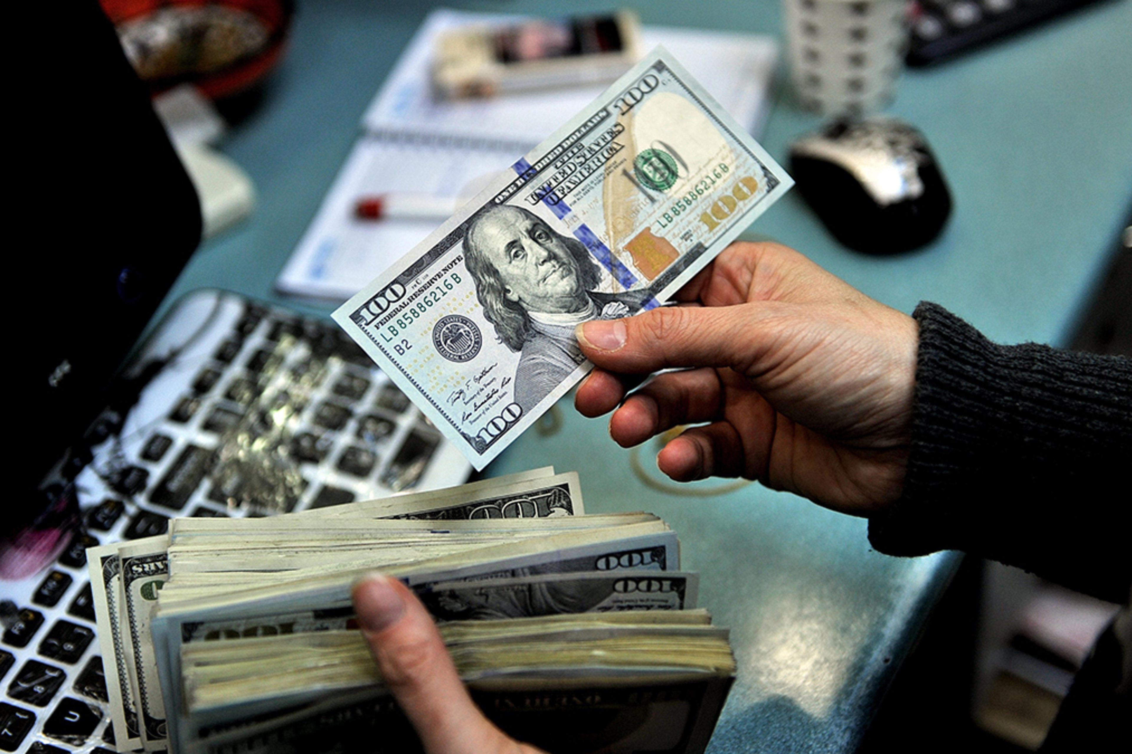 Rupiah Makin Kece, Dolar AS Digiles Lagi ke Rp 14.340  